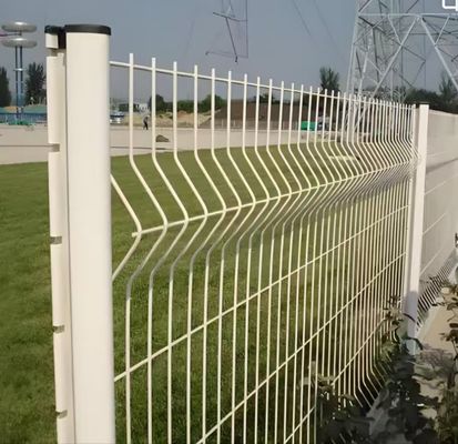 1.8M Pvc Beschichtet V Biegen Kurvdrahtgitter Zaun Garten Außen 3D Zaun Mit Pfirsichform Post